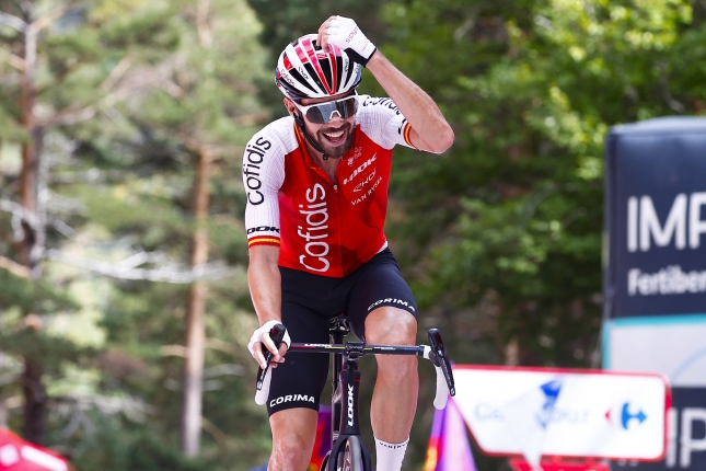 Vuelta: Horský dojazd ovládol z úniku Herrada, zdolal aj Thomasa, favoriti prišli do cieľa spoločne 