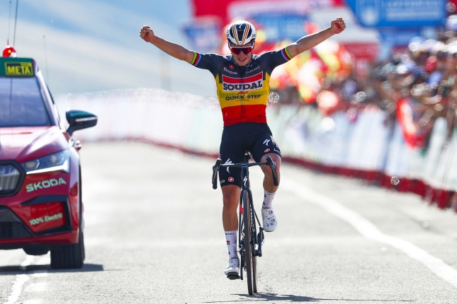 Vuelta: Evenepoel vrátil úder a prišiel si pre epické sólo víťazstvo. Jumbo odrazilo Ayusov útok z diaľky