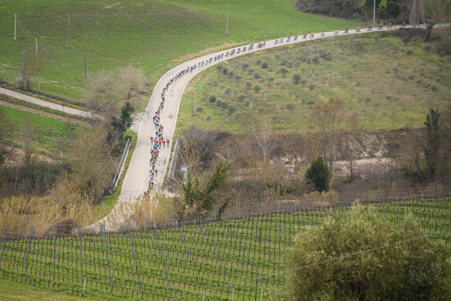 V piatok Tirreno okúsilo kopce. Epické víťazstvo vydrel Dversnes, odolal aj tlaku Van Der Poela s Pidcockom