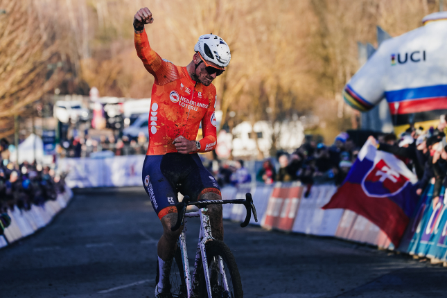 Mathieu Van der Poel vyrovnal rekord De Vlaemincka siedmym cyklokrosárskym titulom