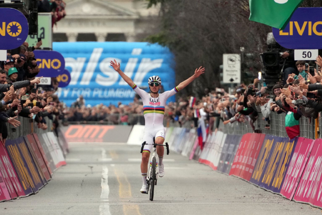 Lombardia: Pogačar šiel za ďalším epickým triumfom osamote 48 km, druhý Evenepoel ušiel súperom v zjazde