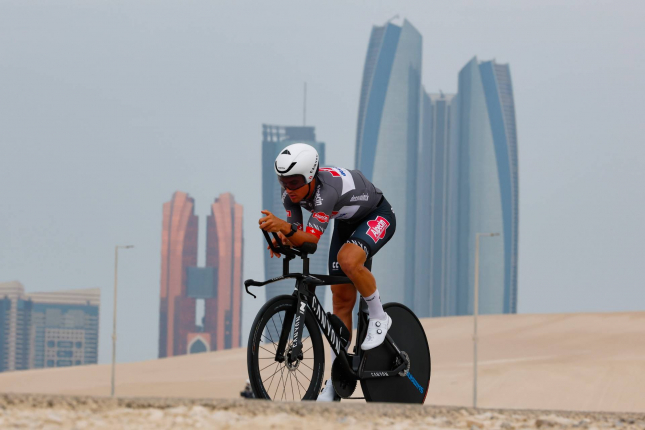 UAE Tour - Josh Tarling víťazom veternej časovky, Pogačar tretí